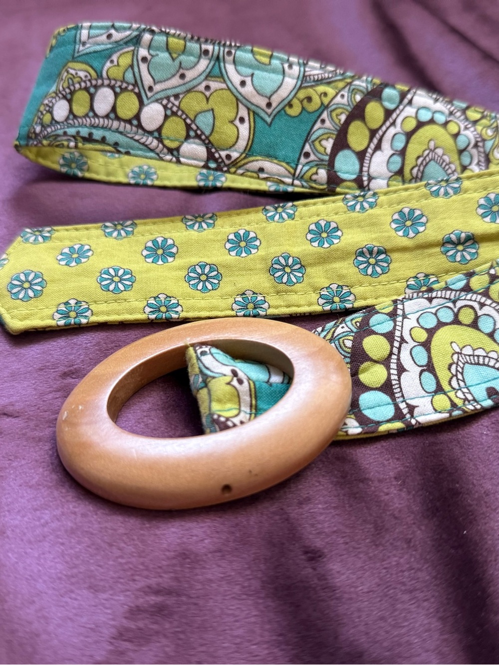 Vera Bradley 60s 70s vintage style green belt with wooden buckle